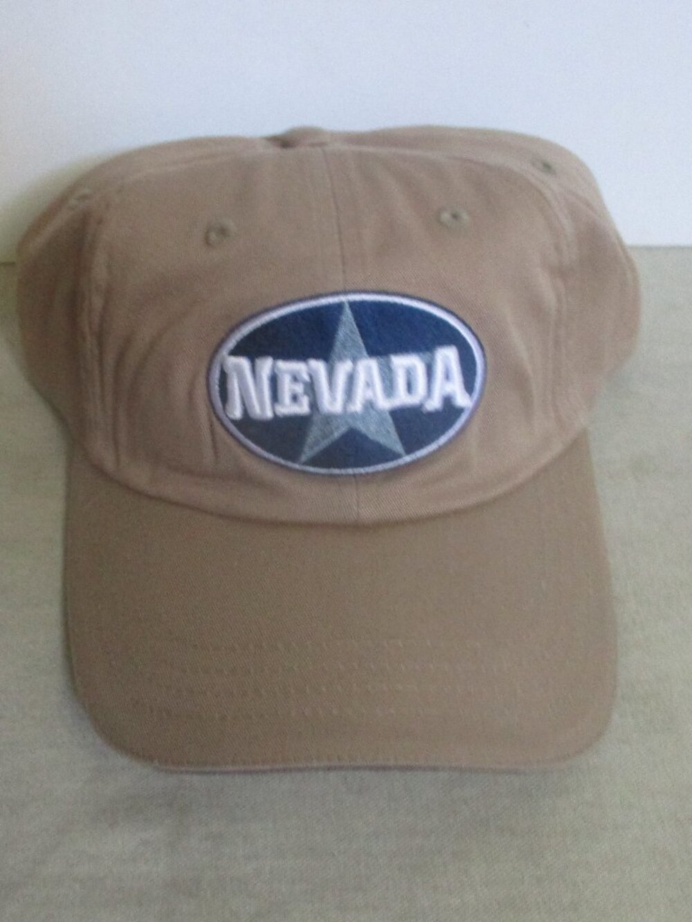 NWT NEVADA Adjustable Hat by WH SMITH City Collection OS with flaw